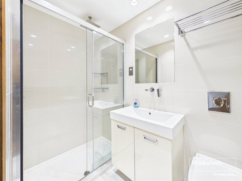 Edgeworth Crescent, London, NW4