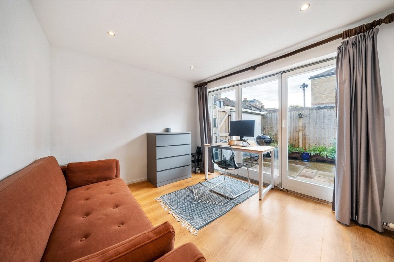 Blackshaw Road, London, SW17