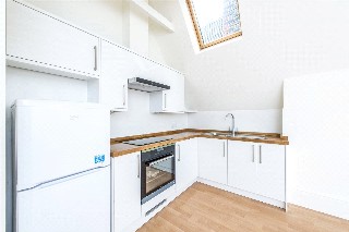 Streatham High Road, London, SW16