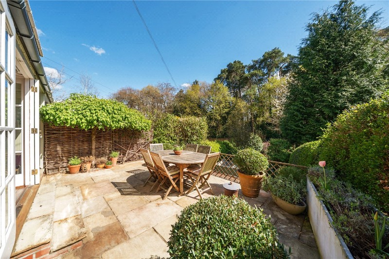 Old Compton Lane, Farnham, Surrey, GU9