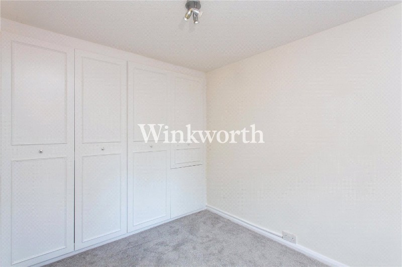 Woodburn Close, London, NW4