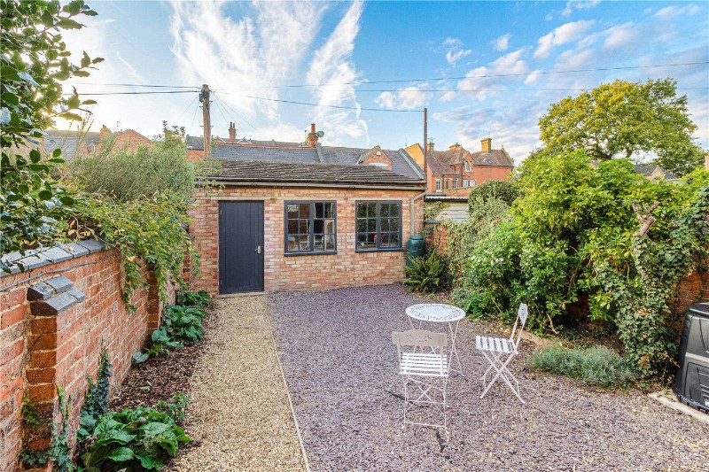 Holly Road, Abington, NN1