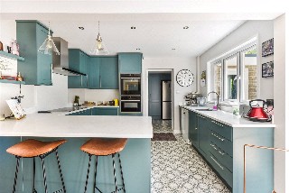 Selborne Close, Petersfield, Hampshire, GU32