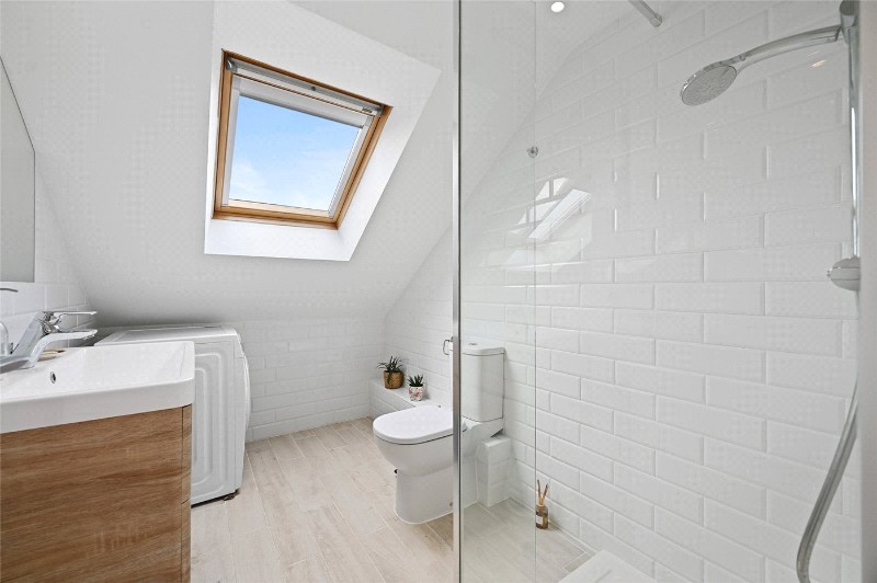 Davis Road, London, W3