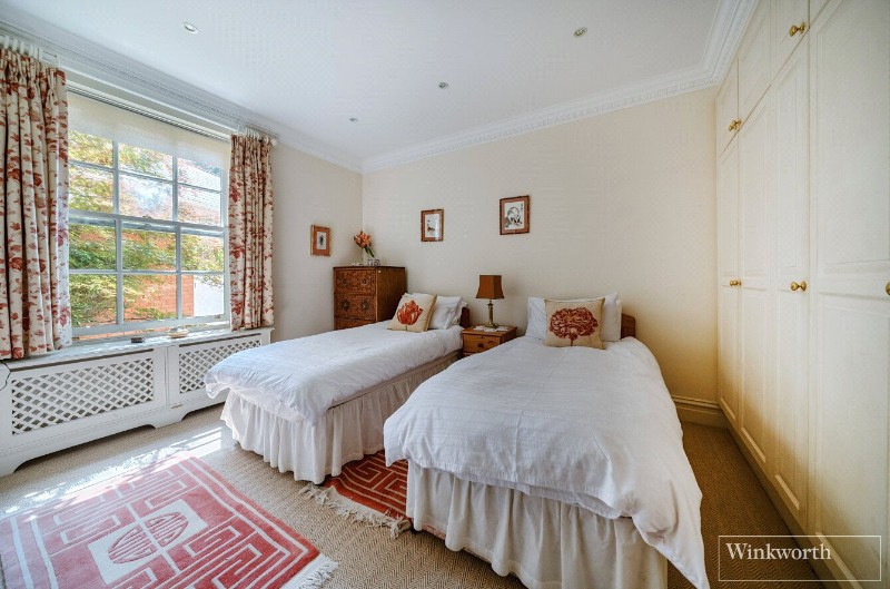 Cross Road, Sunningdale, Berkshire, SL5