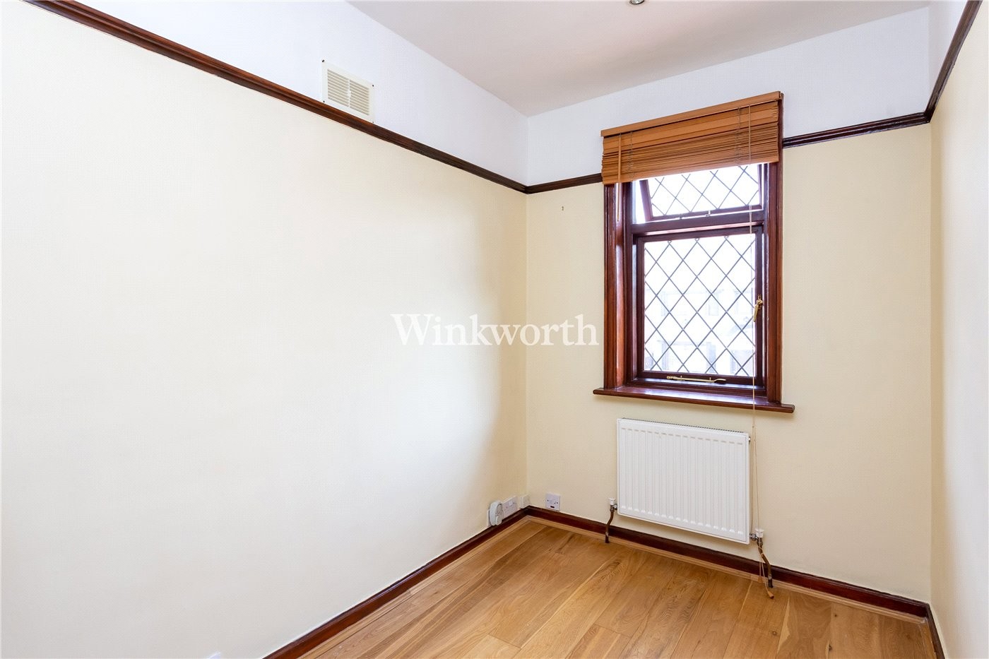 3 bedroom property for sale in Cheviot Gardens, London, NW2 (Ref