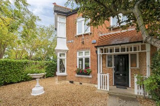 Madrid Road, Barnes, London, SW13