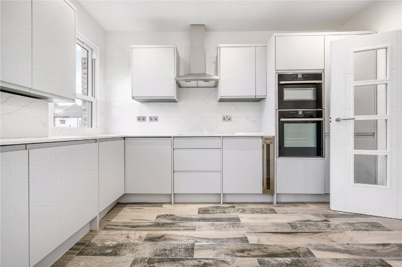 Davisville Road, London, W12