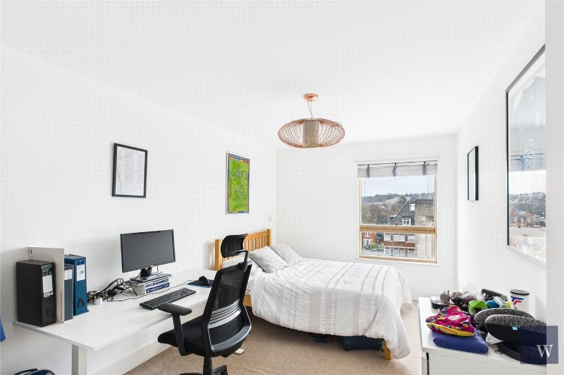 Streatham High Road, London, SW16