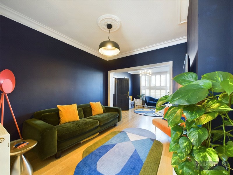 Hook Road, Chessington, KT9