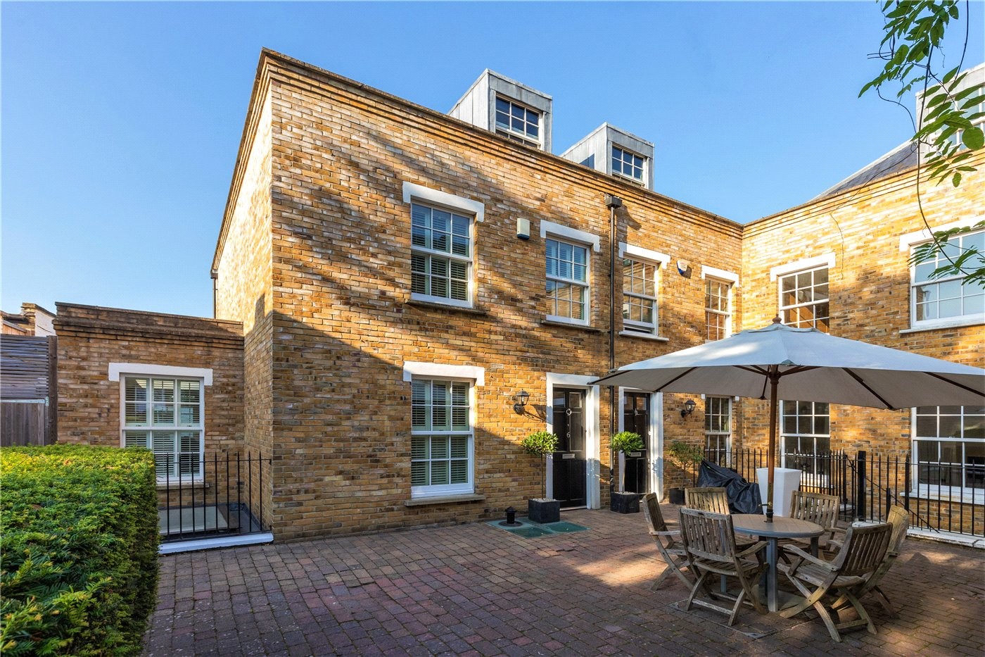 4 bedroom property for sale in Sadlers Gate Mews, Commondale, SW15 (Ref