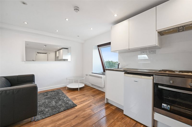 Bloemfontein Avenue, London, W12
