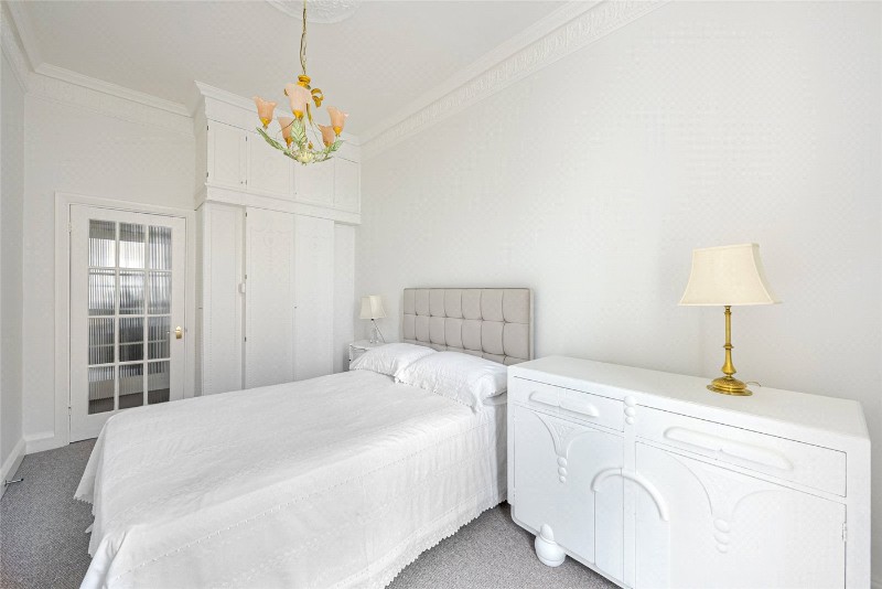 St Georges Drive, London, SW1V