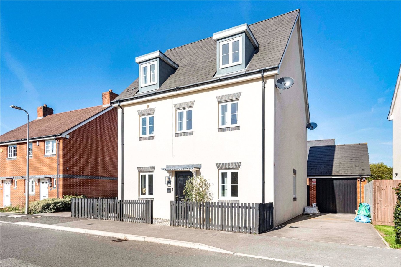 4 bedroom property for sale in Tabby Drive, Three Mile Cross, Reading