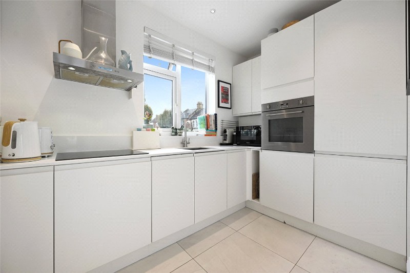 Askew Crescent, London, W12