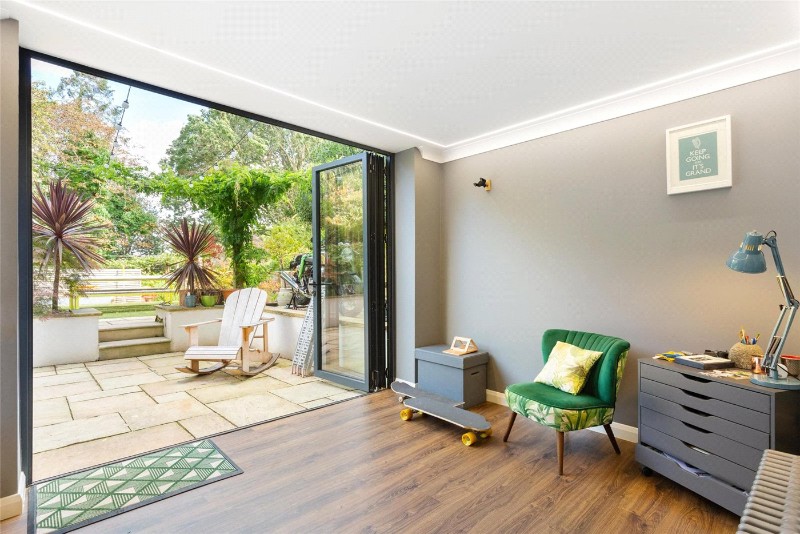 Belvedere Road, London, SE19