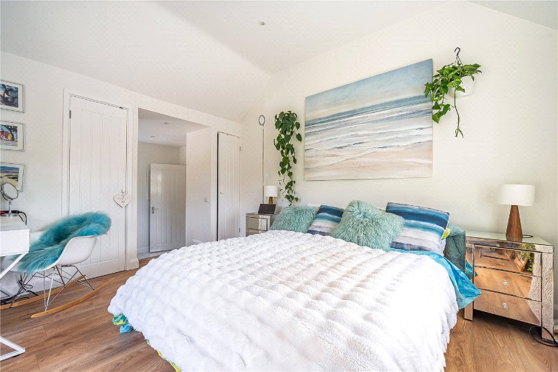 Highlands Road, Farnham, Surrey, GU9