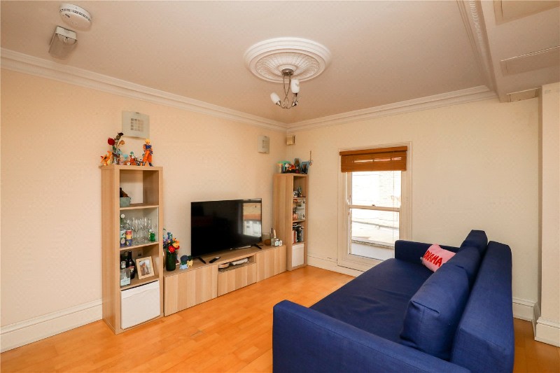 North Common Road, London, W5
