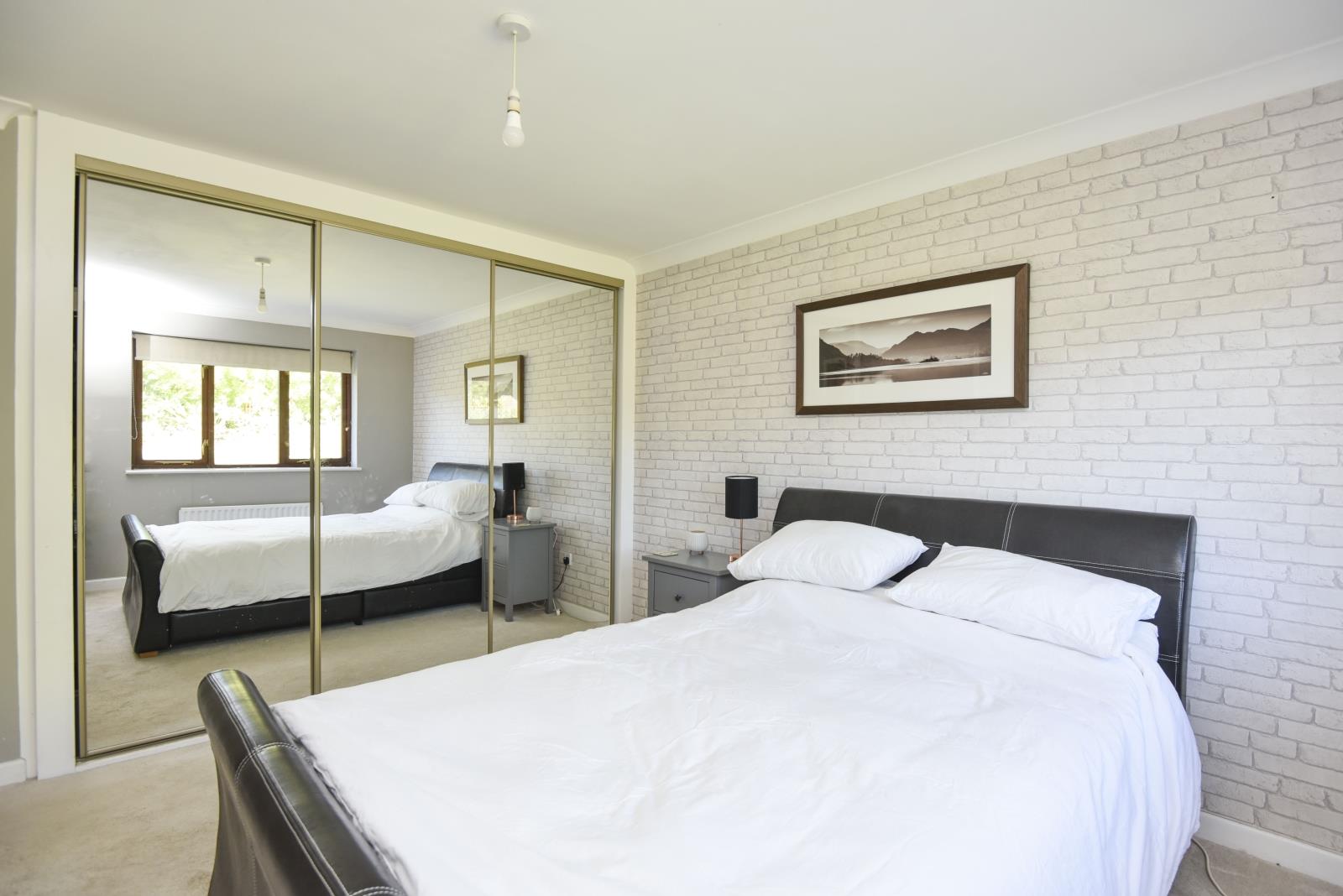 A BEDROOM 2 DSC_8289