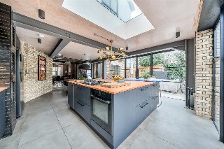 West End Grove, Farnham, Surrey, GU9