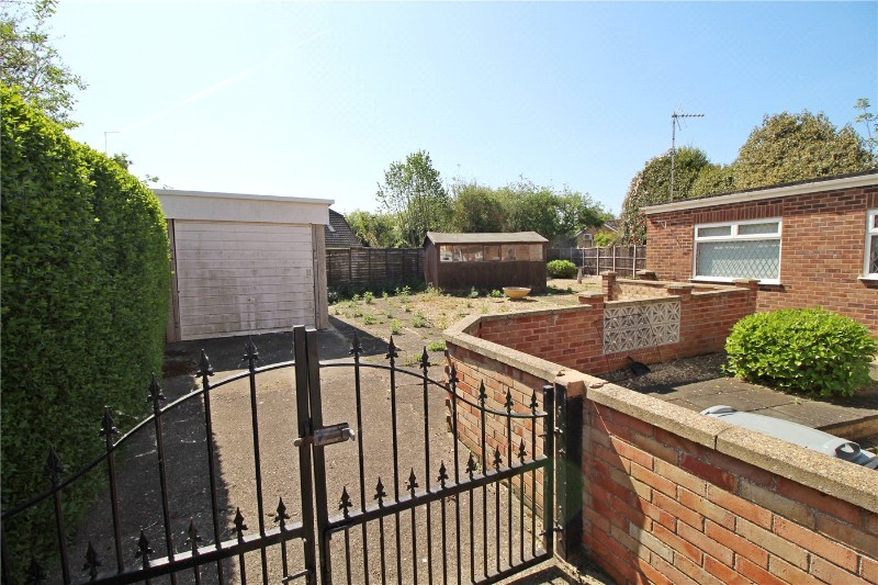 Cedar Close, Market Deeping, Peterborough, Lincolnshire, PE6