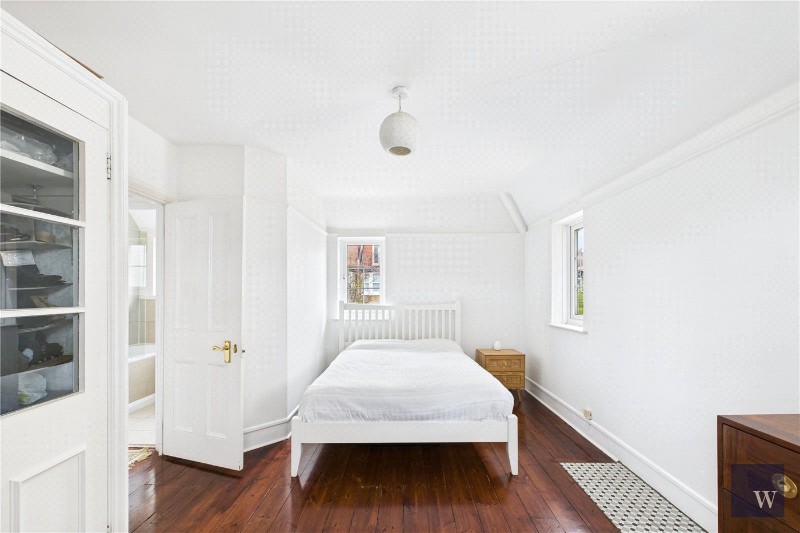 Cricklade Avenue, London, SW2