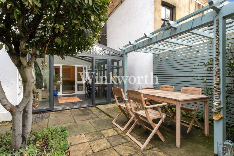 Queens Drive, London, N4