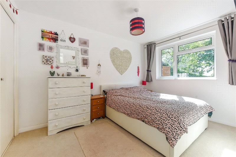 St. Annes Close, Winchester, Hampshire, SO22