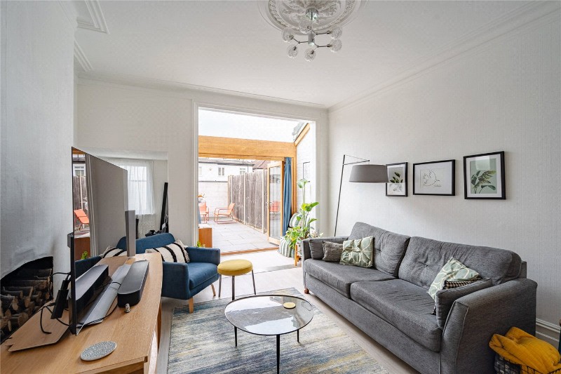 Kingscourt Road, London, SW16