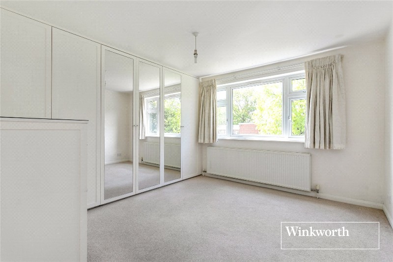 Cameron Close, Myddelton Park, Whetstone, N20