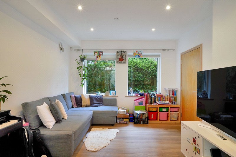 Crayford Mews, London, N7