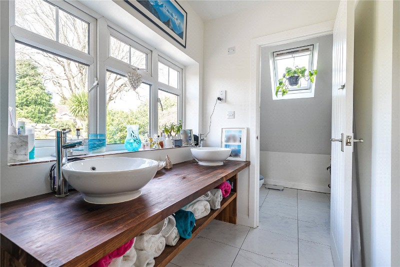 Highlands Road, Farnham, Surrey, GU9