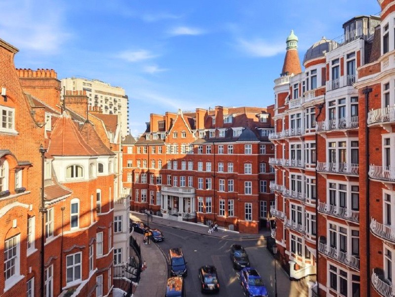Hans Crescent, London, SW1X