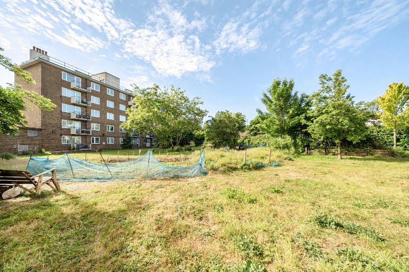 Flat 6, Caversham House, Friary Estate, London, SE15