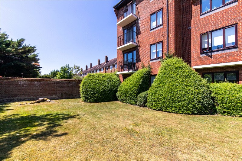 Creffield Road, London, W3