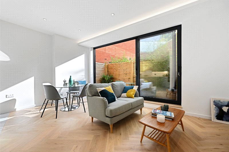 Jeddo Road, London, W12