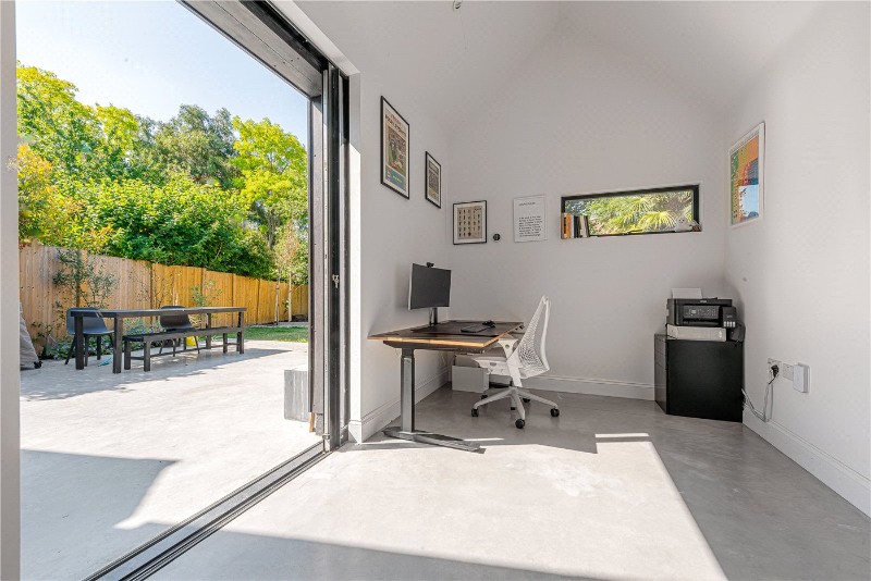 Kings Road, London, NW10