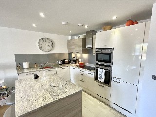 Seascape, 27 Wharncliffe Road, Highcliffe, Dorset, BH23