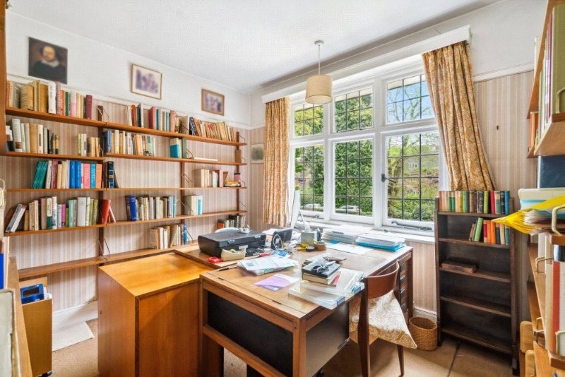 Burkes Road, Beaconsfield, HP9