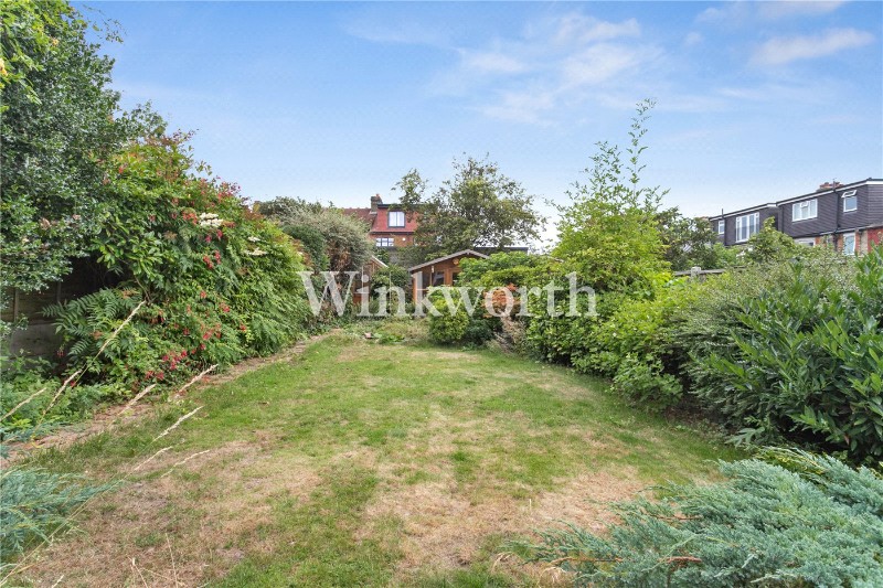 Hedge Lane, London, N13