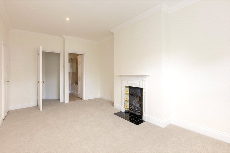 Holmbush Road, London, SW15