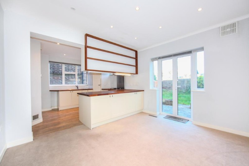 Woodfield Avenue, London, SW16