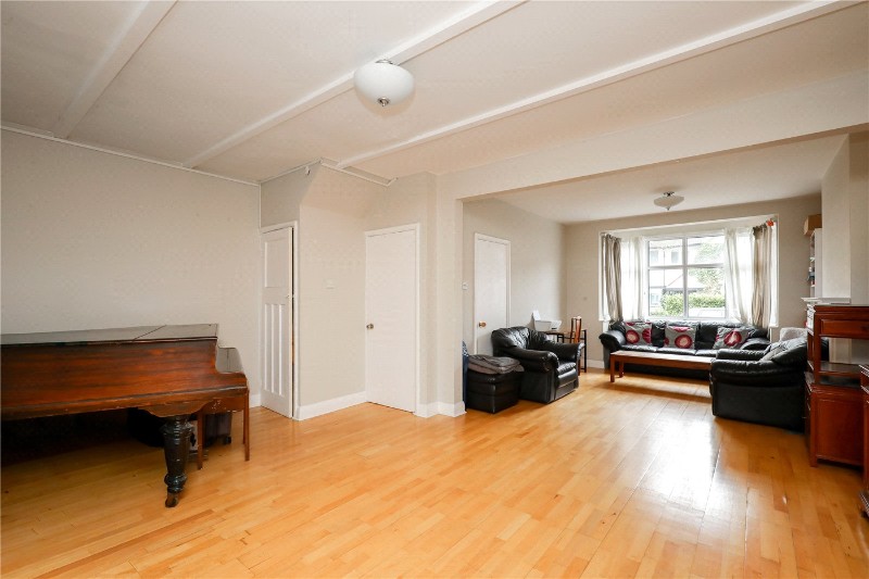 Princes Avenue, London, W3