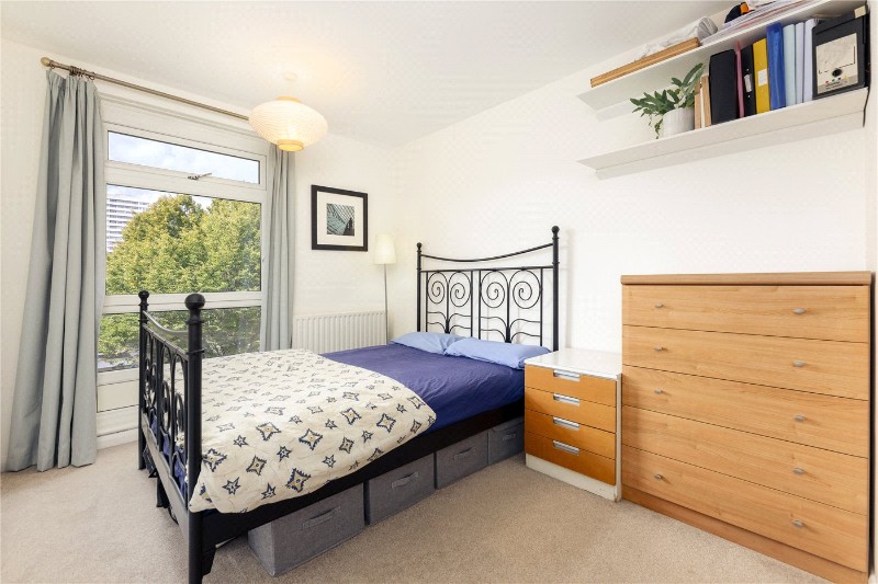 Arnal Crescent, London, SW18