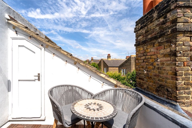 Sternhold Avenue, London, SW2