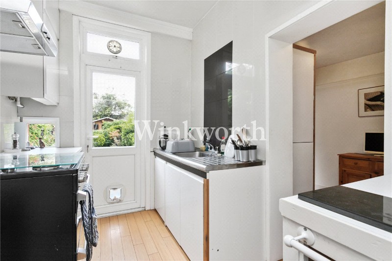 Hedge Lane, London, N13