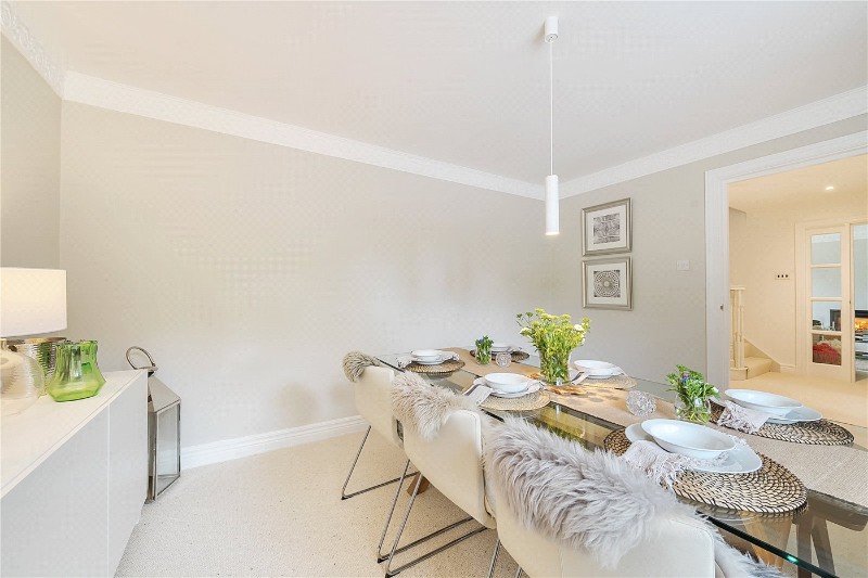 Benett Gardens, Shaw, Newbury, Berkshire, RG14