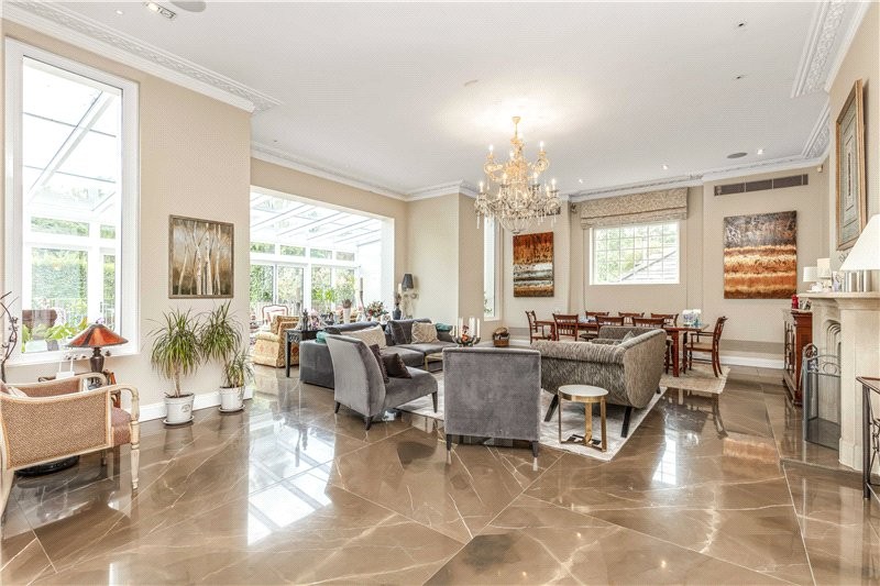 Castelnau, London, SW13