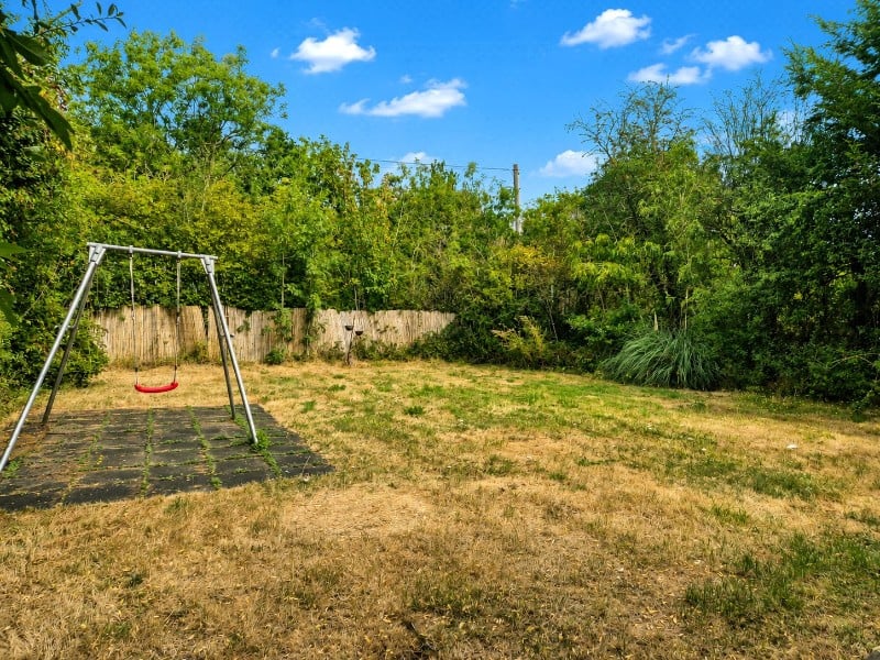 Mays Lane, Barnet, EN5