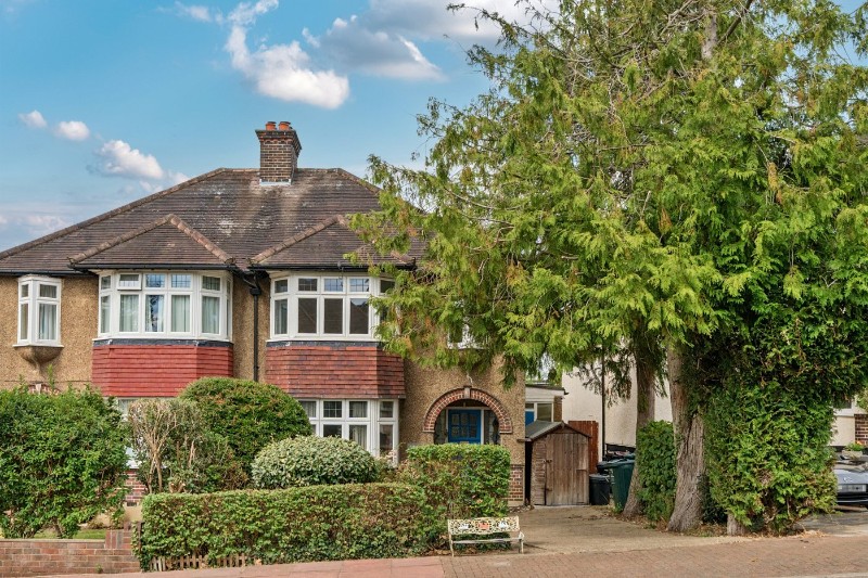 The Crescent, West Wickham, BR4